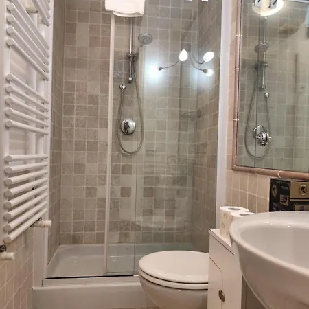 Vatican Retreat- 2bedrooms And 2 Bathrooms